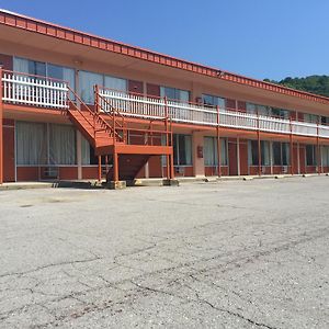 Daniel Boone Motor Inn